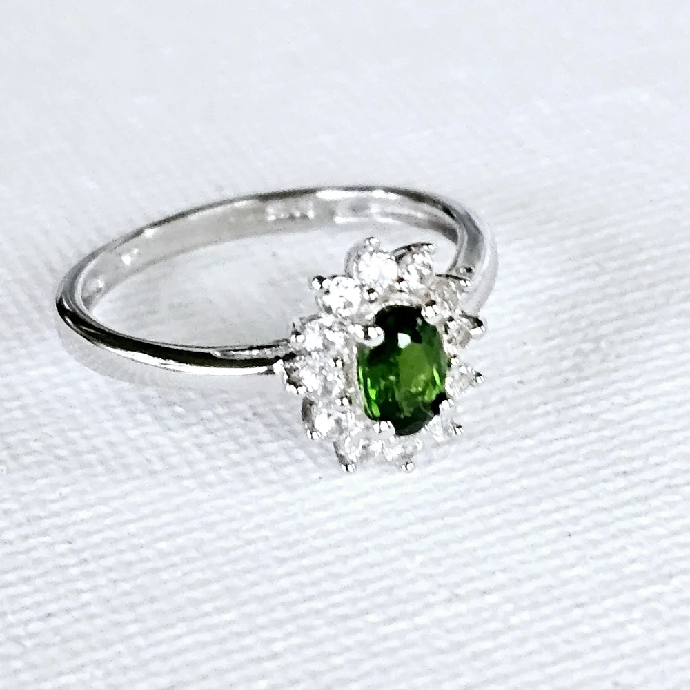 Elegant Genuine Chrome Diopside & White Zircon Ring Platinum over 925! Sz 6! - Picture 3 of 4
